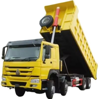 سعر جيد شاحنة سينوتروك مستعملة هوو 371 375 ويتشاي شاحنة 6x4 300-400L خزان الوقود الانترنت