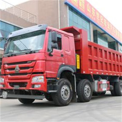 سعر جيد شاحنة هوو 8x4 300L Tank Dump مع 380 حصان و Euro II Emission Standard Engine Model Wd61547 الانترنت