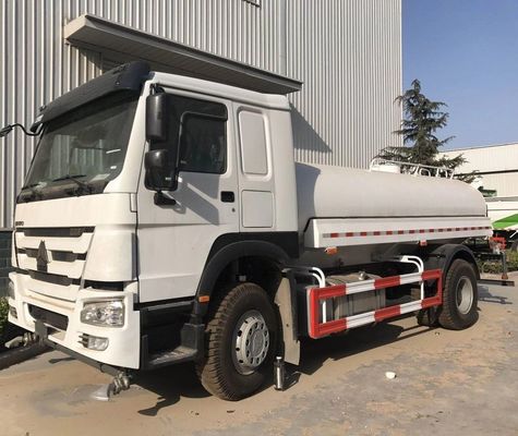 سعر جيد SINOTRUCK 4X2 5CBM مركبة خاصة للمياه شاحنة ناقل نقل يدوي نوع 10 طن الحمل الاسمي الانترنت
