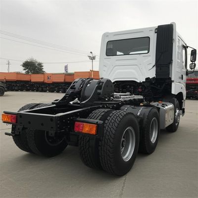 سعر جيد Zf Steering Shacman Tractor Truck with 10 Tires for Heavy Load Capacity and Smooth Wheel Steering الانترنت